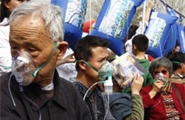 Dân Trung Quốc xếp hàng chờ hít thở khí 'lành'